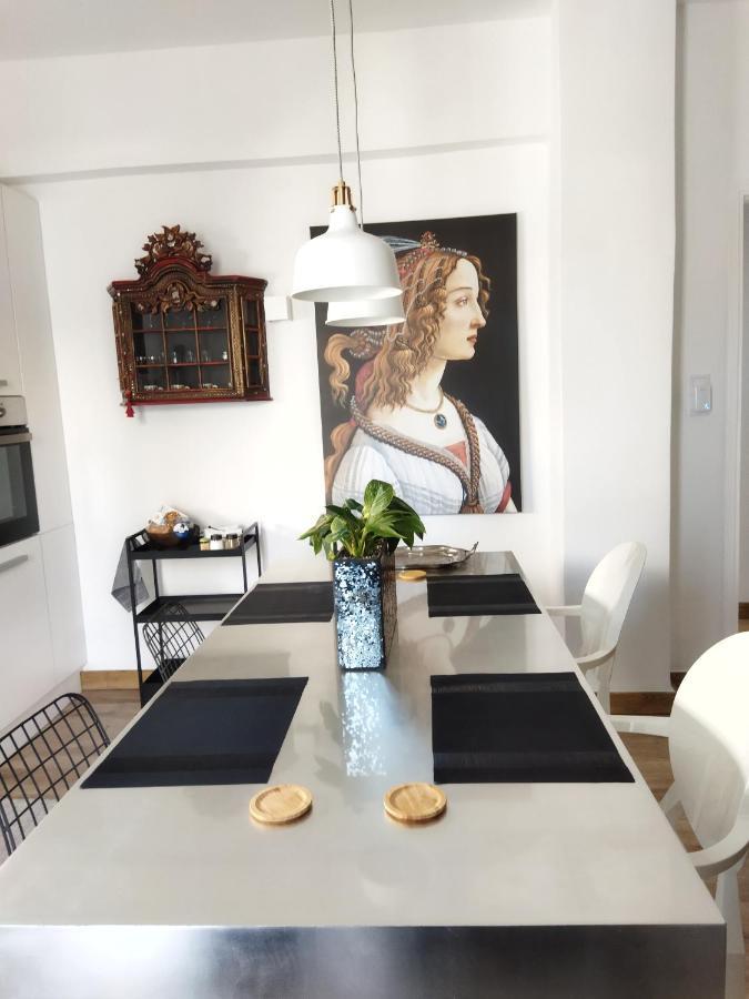 Minimal Apartment By The Beach Corinth Экстерьер фото